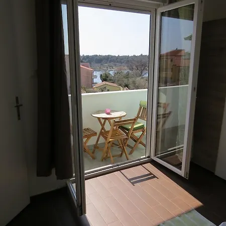 Traumhafte Mit Beheiztem Pool Mit Meerblick In Apartamento Medulin