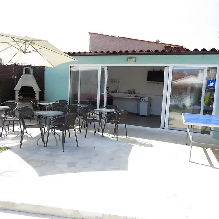 Apartment Traumhafte Mit Beheiztem Pool Mit Meerblick In *